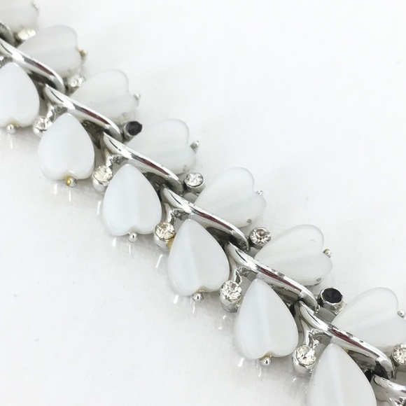 Vintage 1960 Signed Lisner Bracelet White Hearts Rhinestones Silver Tone Metal - Picture 7 of 14